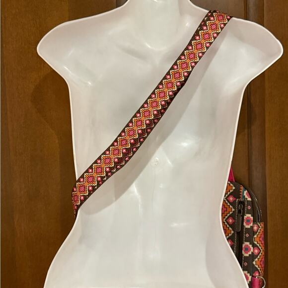 Wrangler Aztec Patterned Pink and Brown Crossbody Bag - Picture 3 of 5